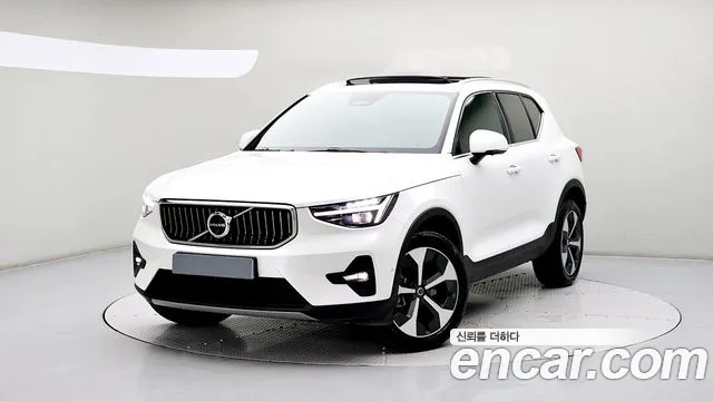 Фотография автомобиля — Volvo XC40