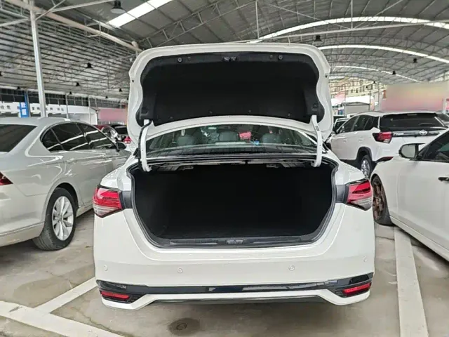 Nissan Sylphy — Фото автомобиля 18