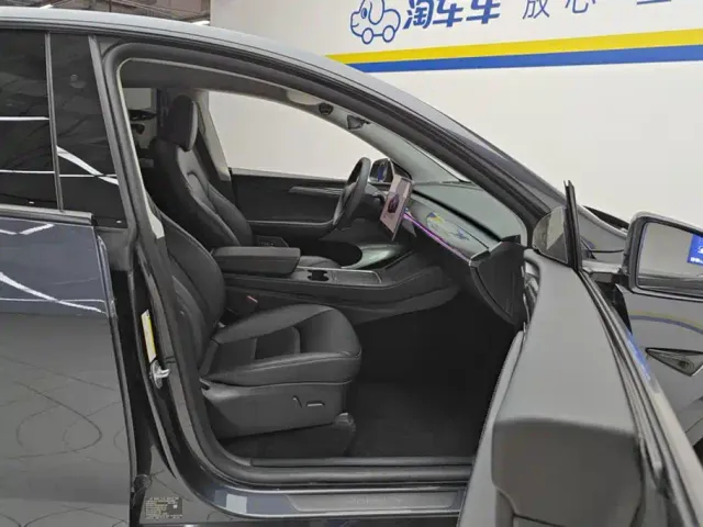 Tesla Model Y — Фото автомобиля 8