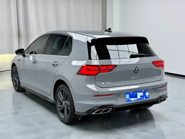 Volkswagen Golf — Фото автомобиля 15