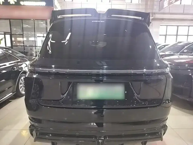 Li Auto L9 — Фото автомобиля 5