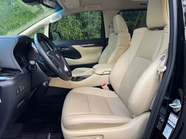 Toyota Alphard — Фото автомобиля 4