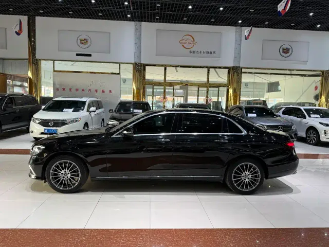 Mercedes-Benz E-Class — Фото автомобиля 3