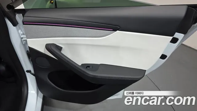 Tesla Model Y — Фото автомобиля 13