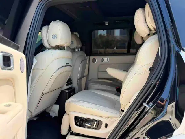 Li Auto L8 — Фото автомобиля 5