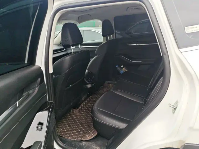 Haval H6 — Фото автомобиля 11