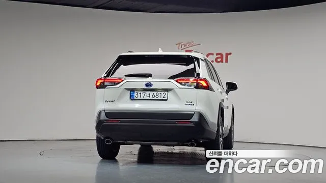 Toyota RAV4 — Фото автомобиля 4