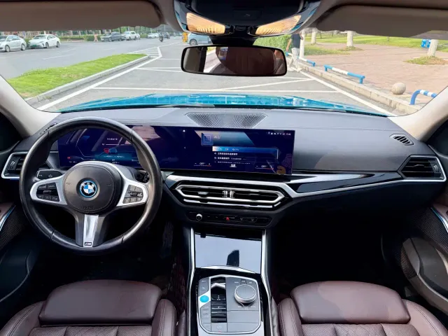 BMW i3 — Фото автомобиля 10