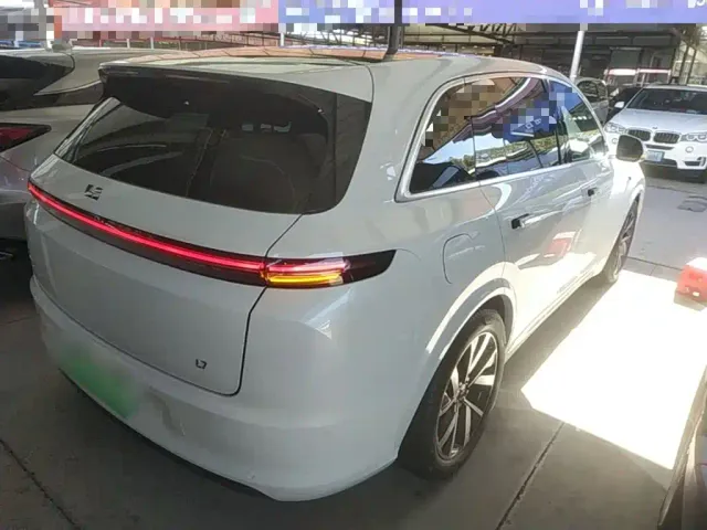 Li Auto L7 — Фото автомобиля 6