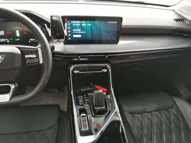 Wuling Asta — Фото автомобиля 12