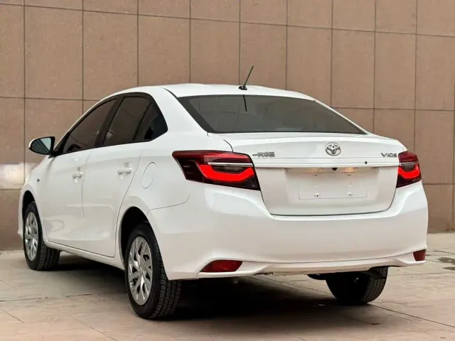 Toyota Vios — Фото автомобиля 4