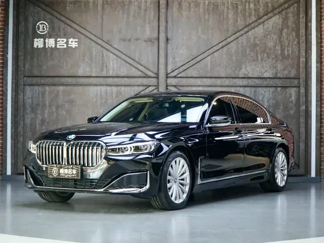 Фотография автомобиля — BMW 7 Series