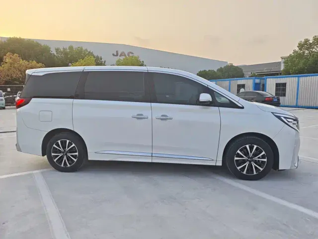 GAC Trumpchi M8 — Фото автомобиля 21