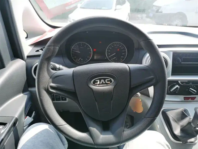 JAC Refine M3 — Фото автомобиля 6