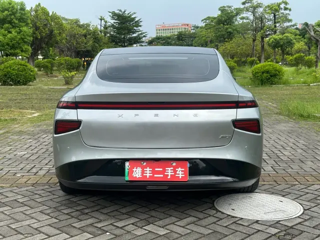 Xpeng P7 — Фото автомобиля 4