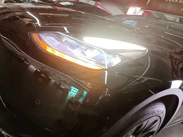 Tesla Model Y — Фото автомобиля 23