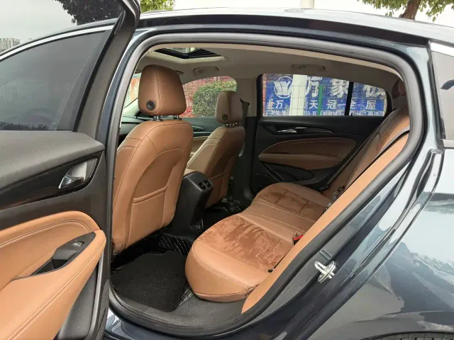 Buick Regal — Фото автомобиля 7
