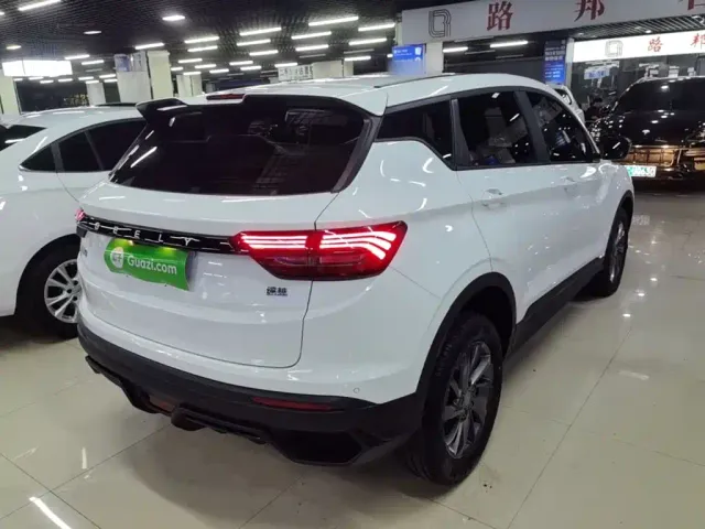 Geely Binyue — Фото автомобиля 6