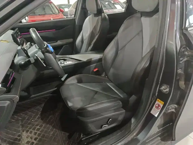 Changan Changan UNI-V 2022 1.5T Premium Model — Фото автомобиля 14