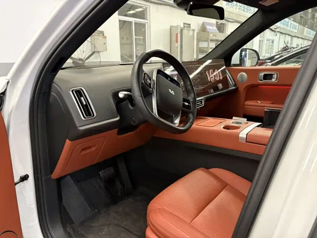 Li Auto L7 — Фото автомобиля 7