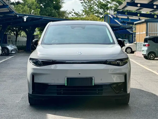 Leapmotor C10 — Фото автомобиля 2