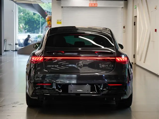 Mercedes-Benz EQS AMG — Фото автомобиля 4