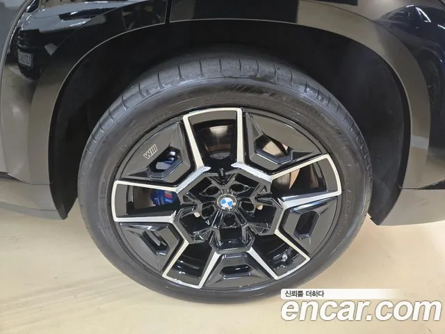 BMW XM — Фото автомобиля 12