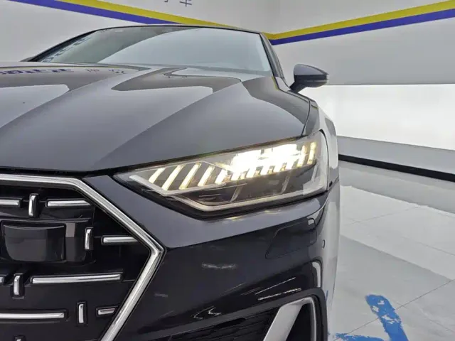 Audi A7L — Фото автомобиля 5