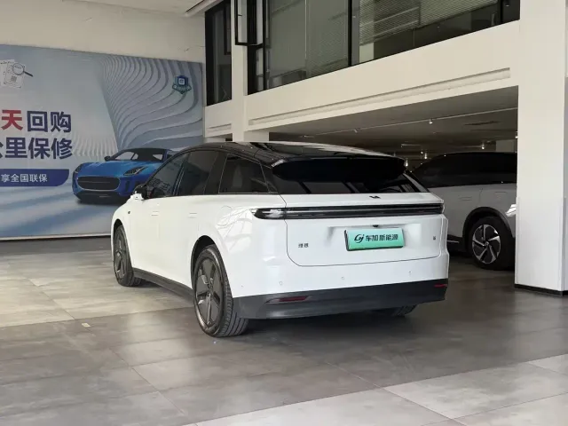 Li Auto i6 — Фото автомобиля 9