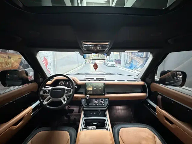 Land Rover Defender — Фото автомобиля 11