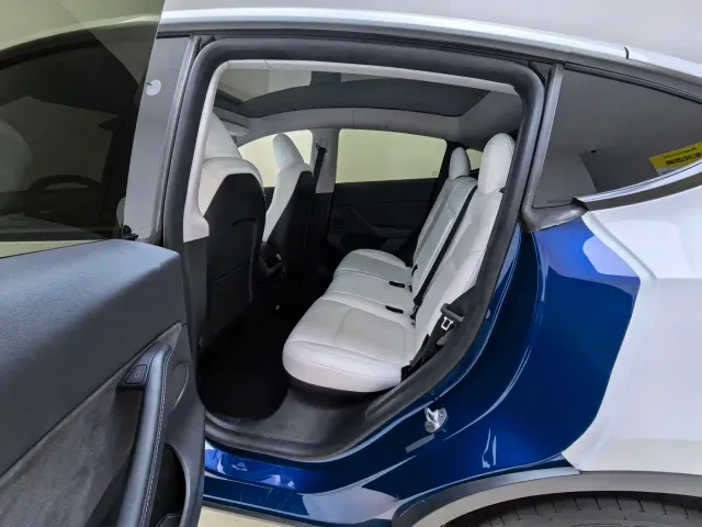 Tesla Model Y — Фото автомобиля 9