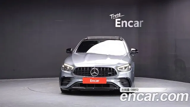 Mercedes-Benz E-Class — Фото автомобиля 3