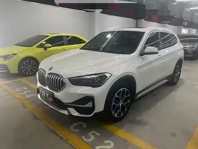Фотография автомобиля — BMW X1