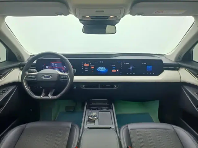 Ford EVOS — Фото автомобиля 4