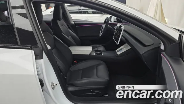 Tesla Model 3 — Фото автомобиля 25