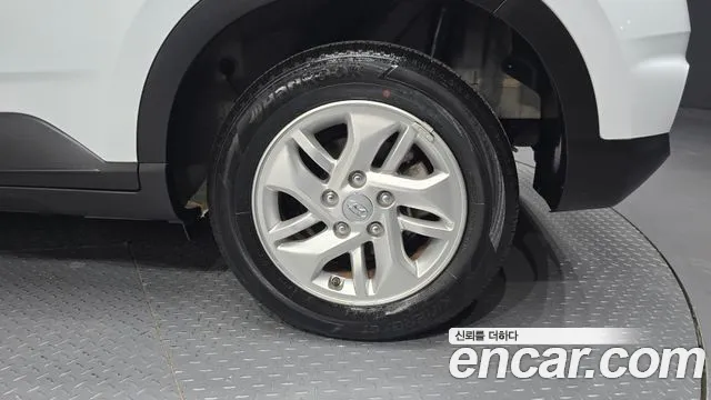 Hyundai Venue — Фото автомобиля 6