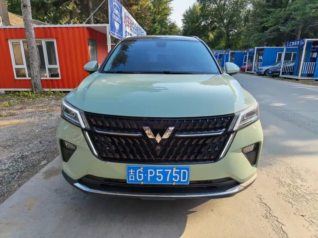Wuling Asta — Фото автомобиля 2