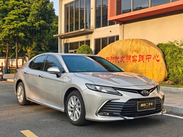Toyota Camry — Фото автомобиля 3