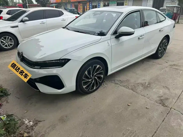 Фотография автомобиля — Volkswagen Sagitar