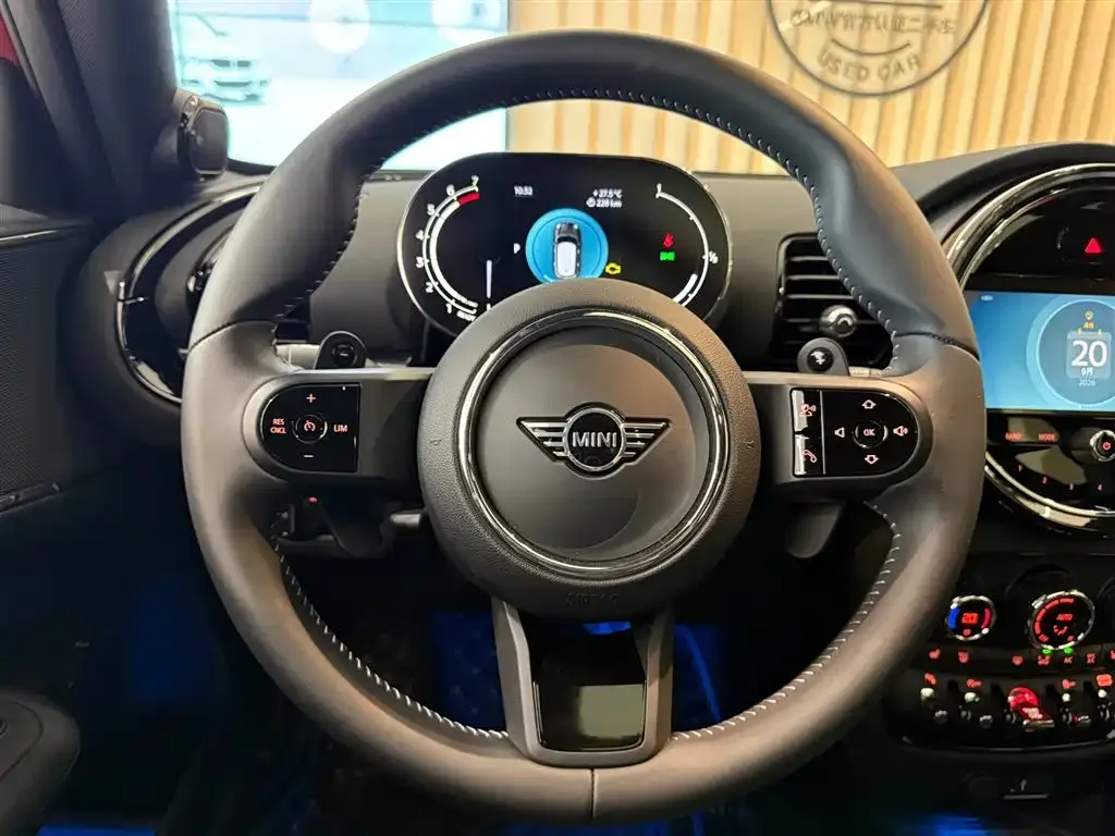 MINI MINI CLUBMAN 2023 Facelift 2.0T COOPER S Connoisseur — Фото автомобиля 4