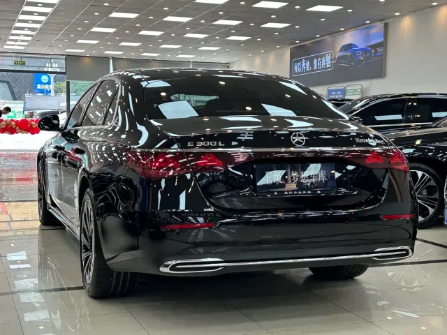 Mercedes-Benz E-Class — Фото автомобиля 14