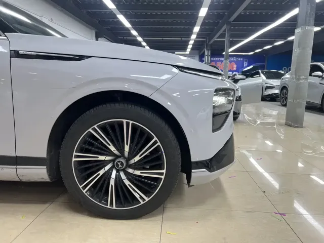 Xpeng G9 — Фото автомобиля 4