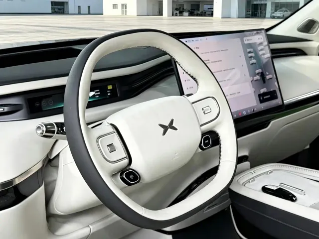 Xpeng GX — Фото автомобиля 8