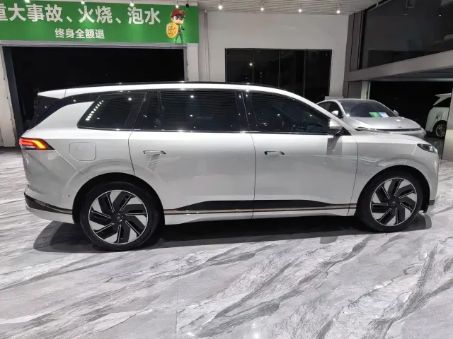 Dongfeng eπ 008 — Фото автомобиля 25