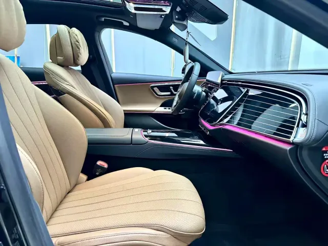 Mercedes-Benz E-Class — Фото автомобиля 11