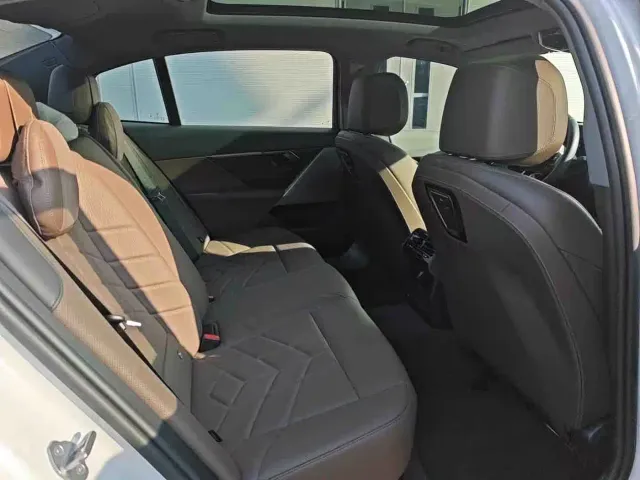 BMW i5 — Фото автомобиля 15