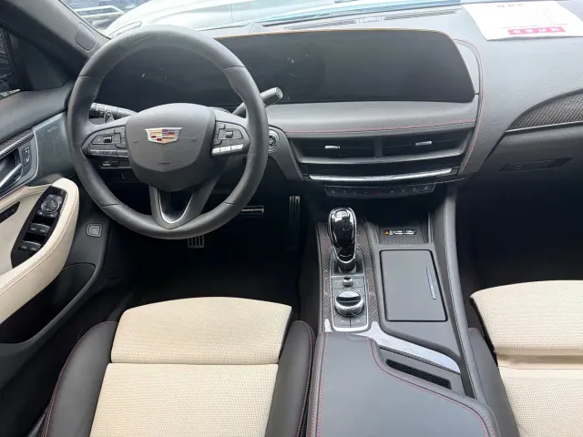Cadillac CT5 — Фото автомобиля 10