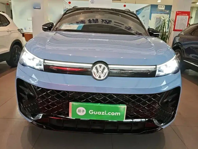 Volkswagen Tiguan L — Фото автомобиля 2