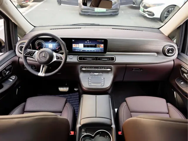 Mercedes-Benz V-Class — Фото автомобиля 13
