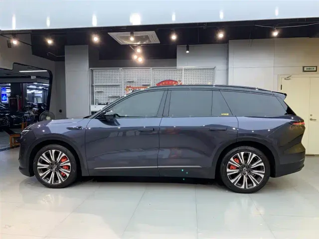 Nio ES8 — Фото автомобиля 7